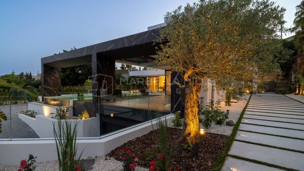 Contemporary Luxury Villa in El Paraíso Alto, Estepona – Move-In Ready