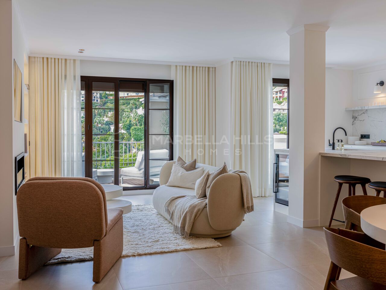 Elegant Renovated Corner Penthouse in La Torre, Los Arqueros with Panoramic Golf Views