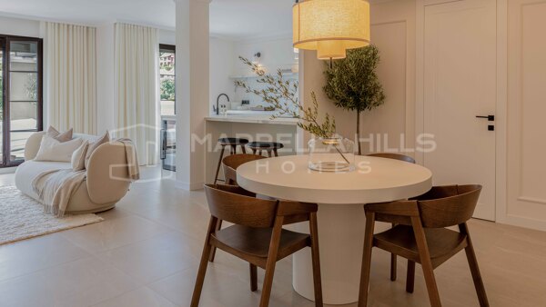 Elegante Ático en Esquina Reformado en La Torre, Los Arqueros con Vistas Panorámicas al Golf