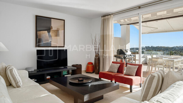 Elegantes Duplex-Penthouse mit Panoramablick in Las Tortugas de Aloha, Nueva Andalucía