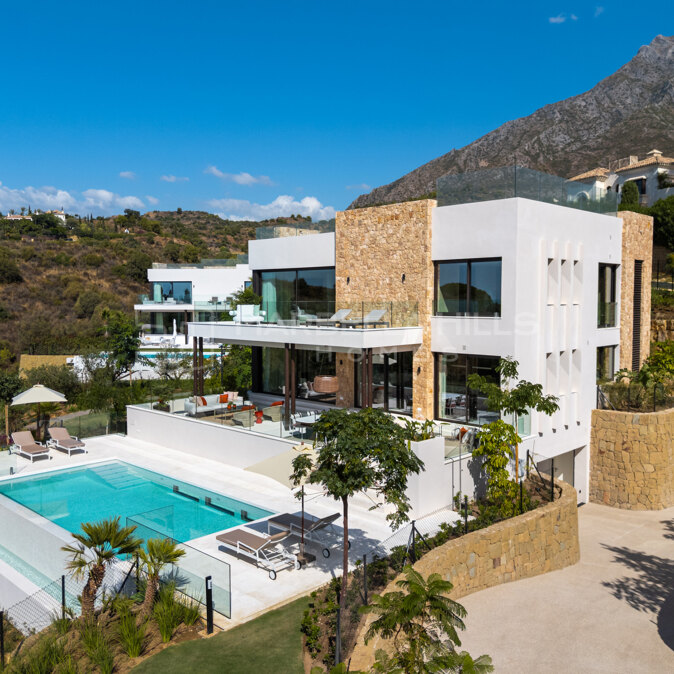 Moderne Luxusvilla in Marbella Hill Club - Anwesen mit Meerblick nahe der Golden Mile von Marbella