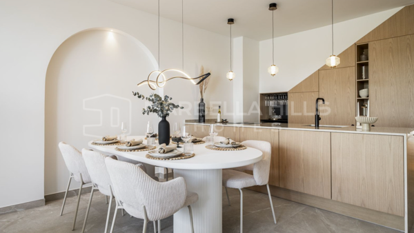 Beautifully Renovated Townhouse in La Rinconada, Nueva Andalucía