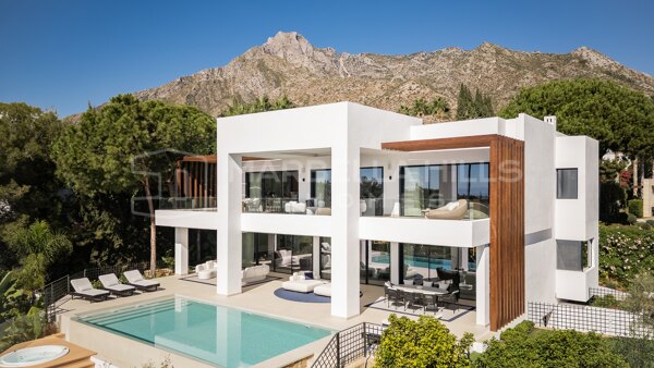 Luxury Villa for Sale in Sierra Blanca Marbella Golden Mile with Sea Views