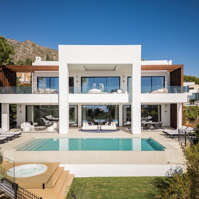 Villa de luxe à vendre à Sierra Blanca, Marbella Golden Mile avec vue sur la mer