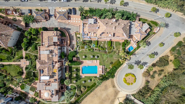 Villa en première ligne de mer à vendre à La Perla de la Bahía, Casares