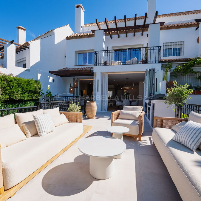 Luxuriöse Doppelhaushälfte in Altos de Salamanca, Marbella | Zeitgenössische Residenz an der Golden Mile nahe Puente Romano