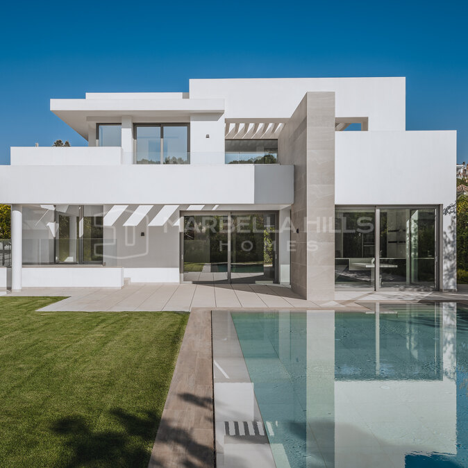 Résidence contemporaine de luxe à El Paraíso, sur la Nouvelle Mille d’Or de Marbella