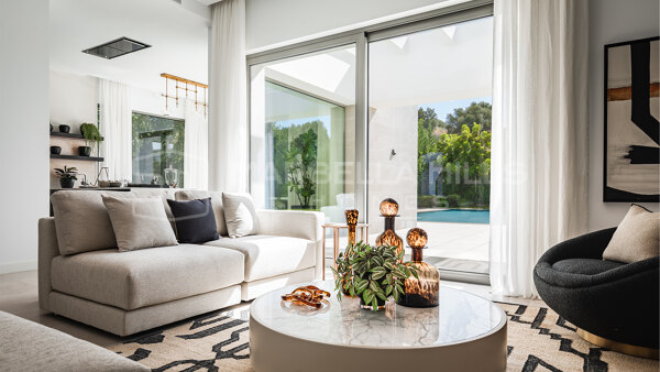 Residencia contemporánea de lujo en El Paraíso, Nueva Milla de Oro de Marbella