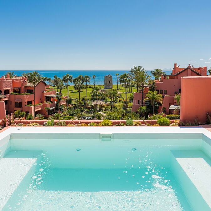 Luxus-Duplex-Penthouse direkt am Meer in Torre Bermeja, Neue Goldene Meile, Estepona