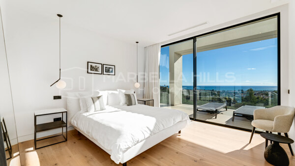 Moderne Luxusvilla mit Infinity-Pool und Meerblick in Los Flamingos Golf, Benahavís