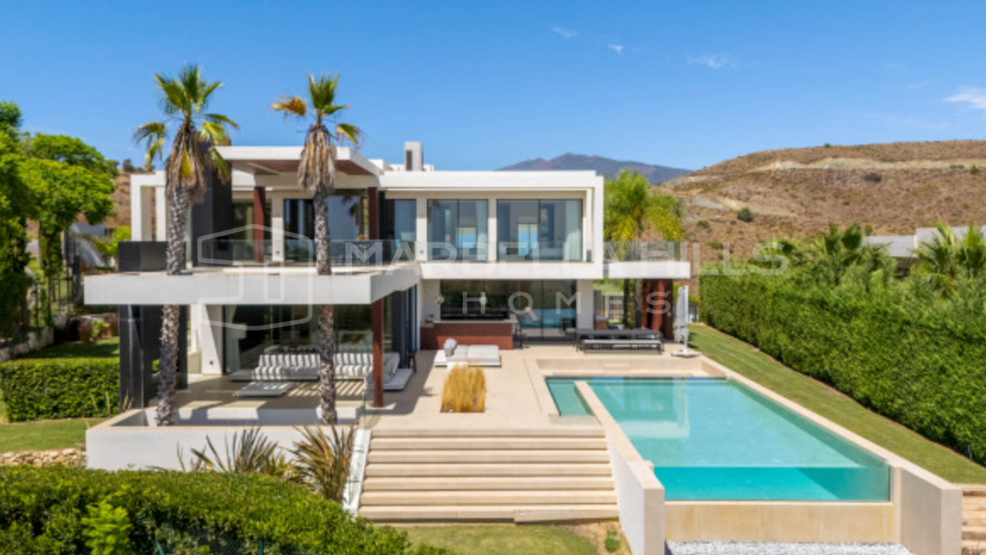 Moderne Luxusvilla mit Infinity-Pool und Meerblick in Los Flamingos Golf, Benahavís