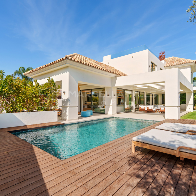 Modern Luxury Villa for Sale Near the Beach in San Pedro de Alcántara