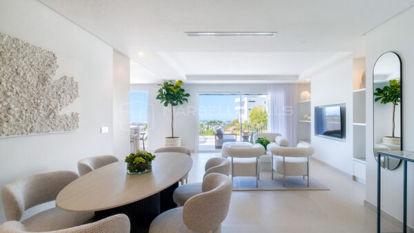 Penthouse duplex de luxe à vendre à Benahavís | Piscine privée, vue panoramique sur la mer et proche de Puerto Banús
