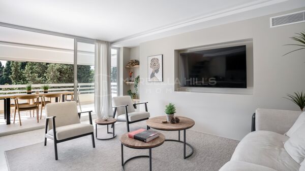 Penthouse Moderne avec Piscine Privée et Vue sur La Concha au Cœur de Marbella