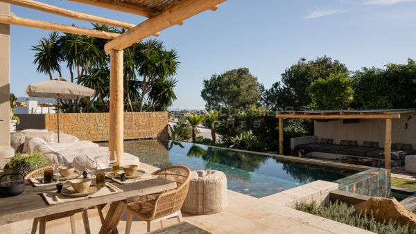 Luxury Designer Villa with Sea Views for Sale in Selwo, Estepona