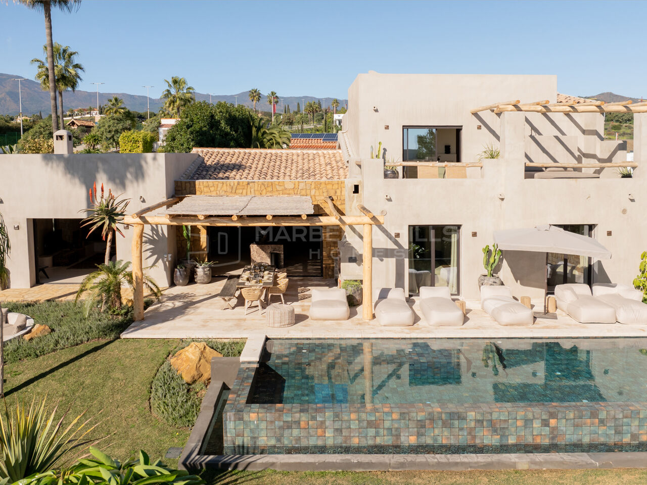 Luxusvilla mit Meerblick zum Verkauf in Selwo, Estepona