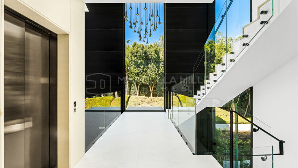 Luxuswohnung in erster Strandlinie zum Verkauf in Emare Estepona – Residenz mit Meerblick an der New Golden Mile