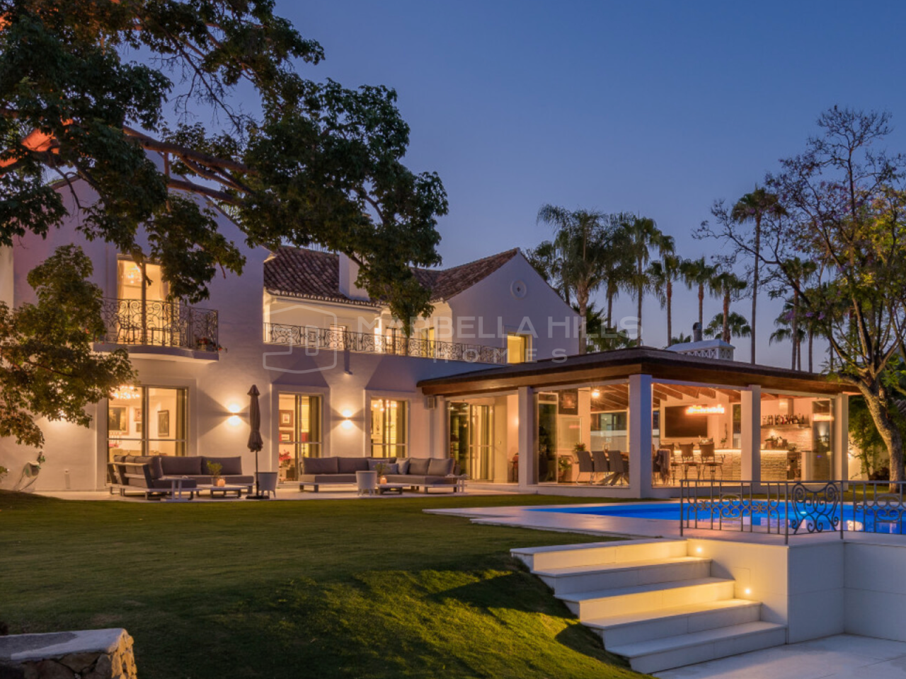 Luxury Villa for Sale in La Cerquilla Marbella with Direct Golf Access | Nueva Andalucía