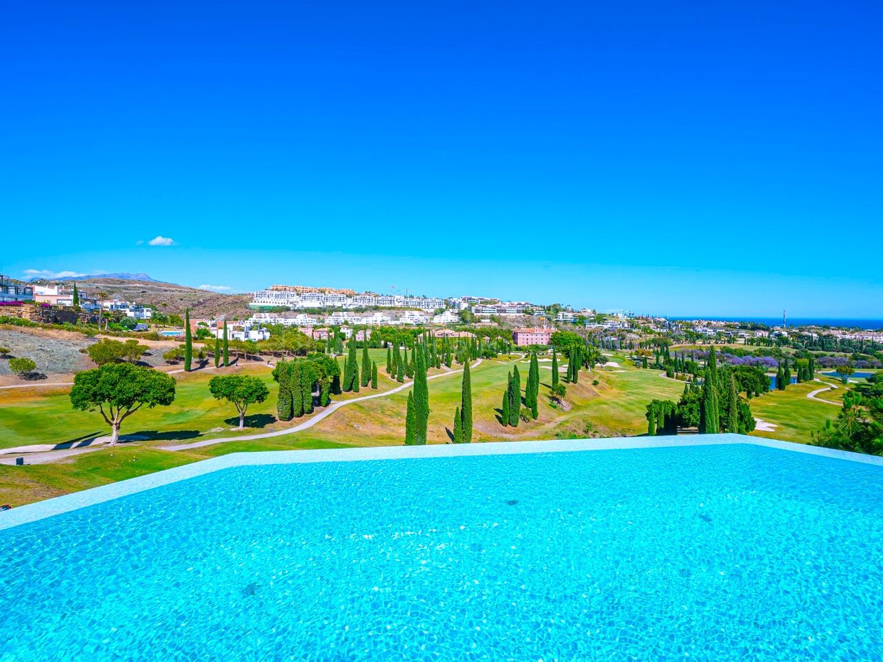 Luxury Frontline Golf Villa in Los Flamingos, Benahavís – Panoramic Sea Views