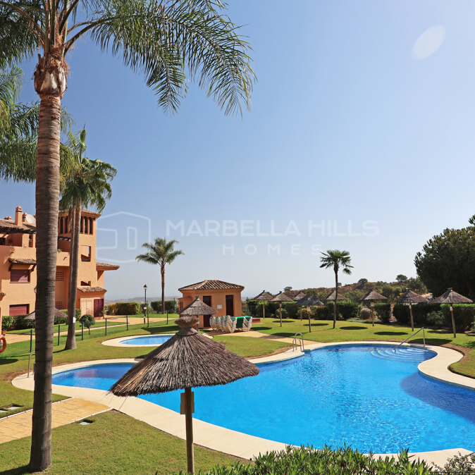 Modern Ground-Floor Apartment with Garden, Sea & Mountain Views — La Mairena (near German School Malaga)