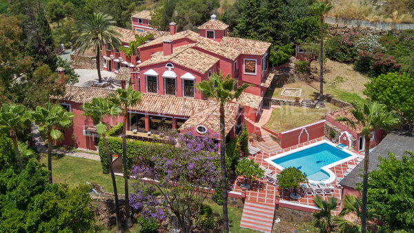 Exceptionnelle hacienda de 12 chambres à vendre à Benahavís | Vega del Colorado