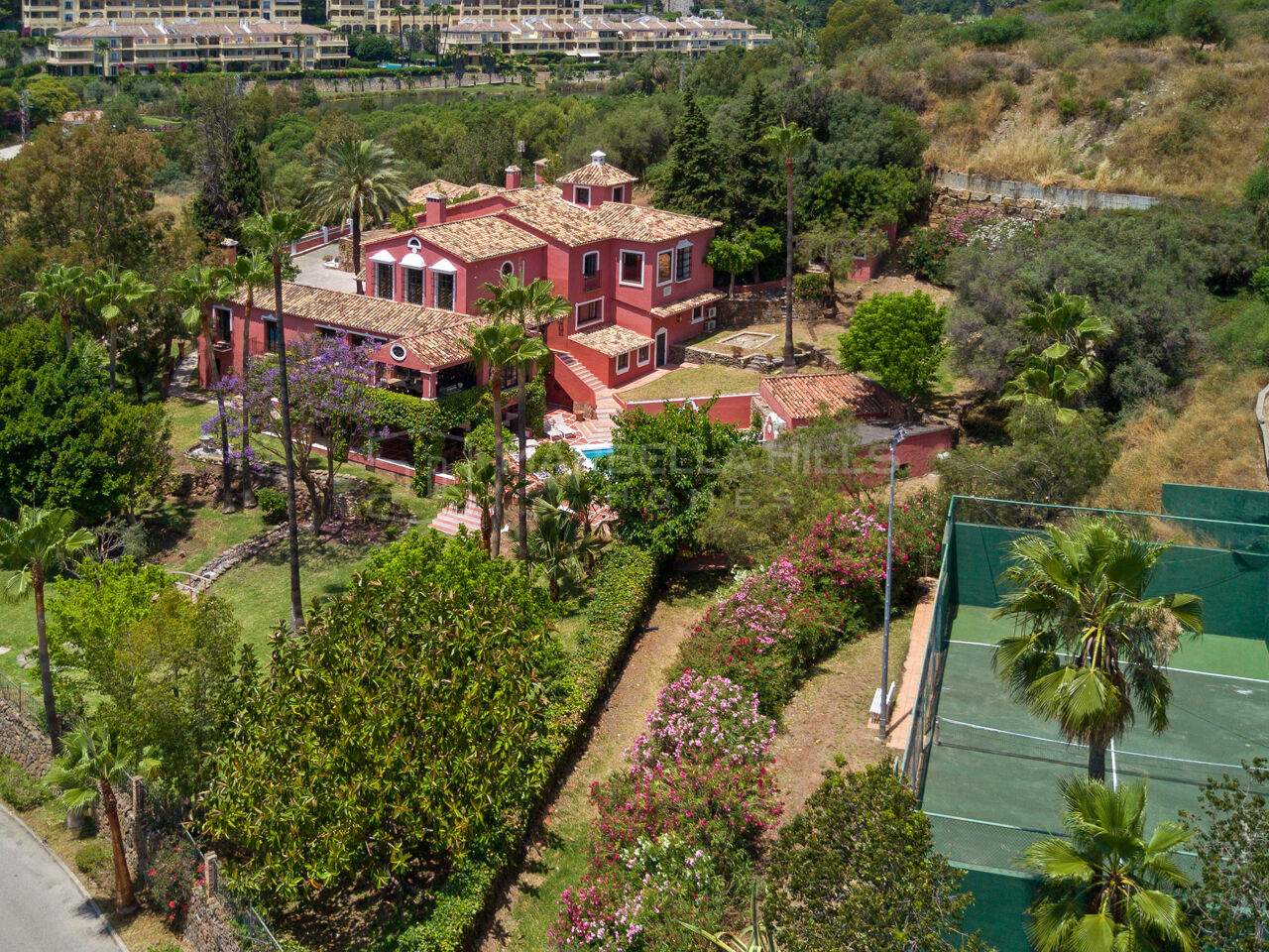 Exceptional 12-Bedroom Hacienda for sale in Vega del Colorado, Benahavís