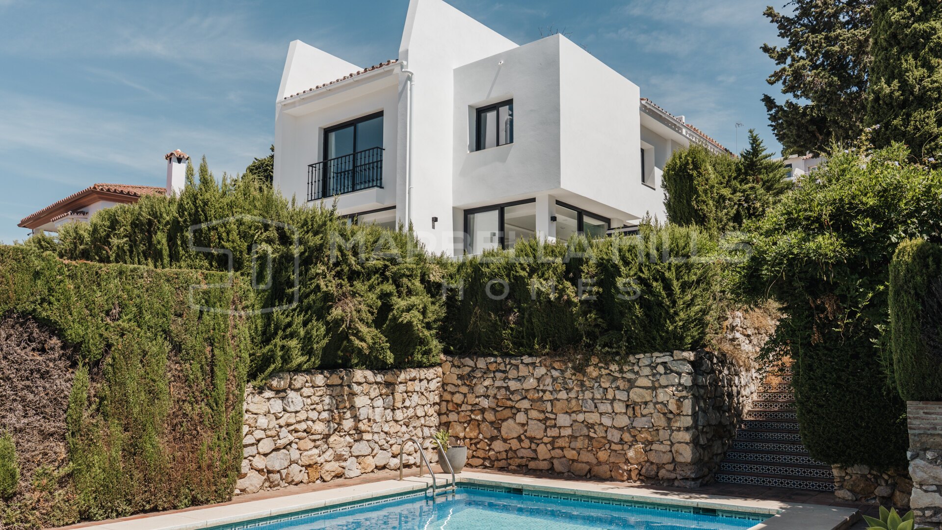 Villa moderne avec vue sur la mer au cœur de Nueva Andalucía, Marbella