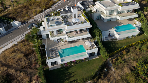 Villa contemporaine de luxe à La Resina Golf Estepona | Résidence avec vues panoramiques sur la mer