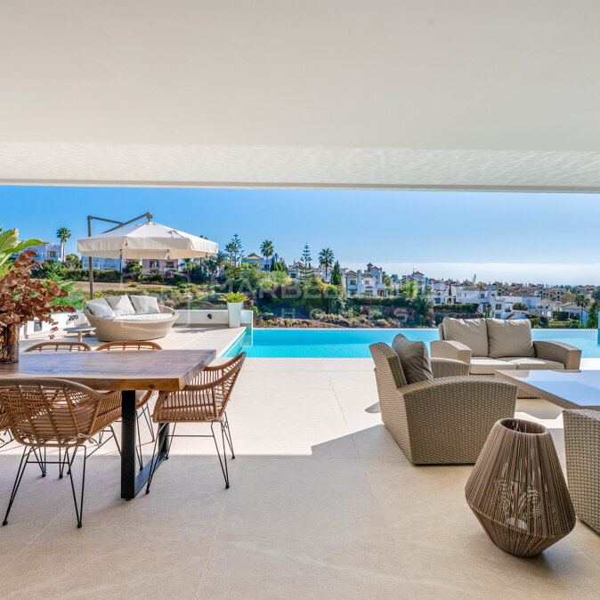 Luxury Contemporary Villa in La Resina Golf Estepona | Panoramic Sea View Residence