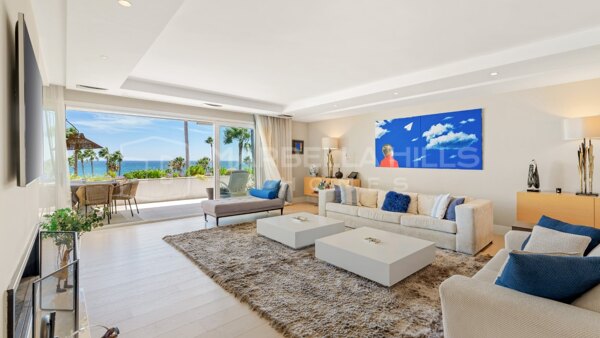 Penthouse duplex de luxe en première ligne de plage à Puerto Banús | Résidence avec vue sur la mer à Los Granados II, Marbella