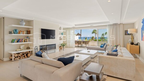 Penthouse duplex de luxe en première ligne de plage à Puerto Banús | Résidence avec vue sur la mer à Los Granados II, Marbella