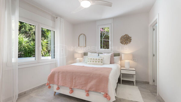 Villa familiar renovada con licencia turística, piscina privada y gran parcela en El Rosario, Marbella Este