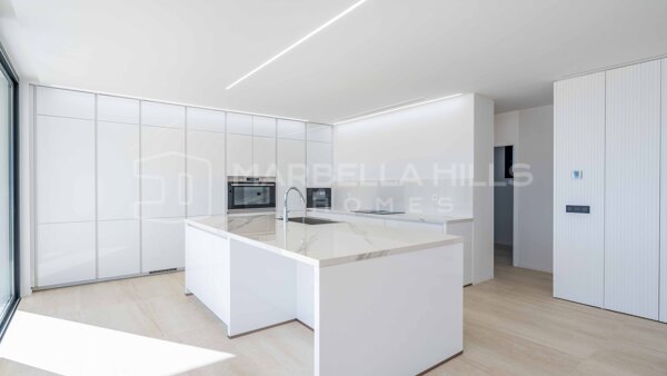 Villa contemporaine de luxe avec vues mer et montagne à vendre à La Reserva, Sotogrande