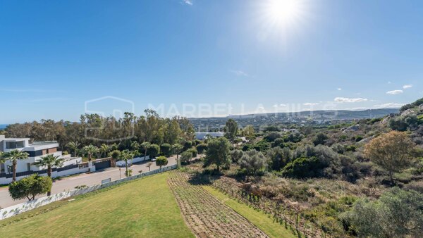 Villa contemporaine de luxe avec vues mer et montagne à vendre à La Reserva, Sotogrande
