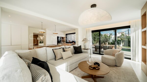 Fully Renovated Five-Bedroom Beachside Villa for Sale in San Pedro de Alcántara
