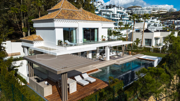 Villa de luxe en première ligne de golf avec vue sur la mer à La Quinta, Benahavís