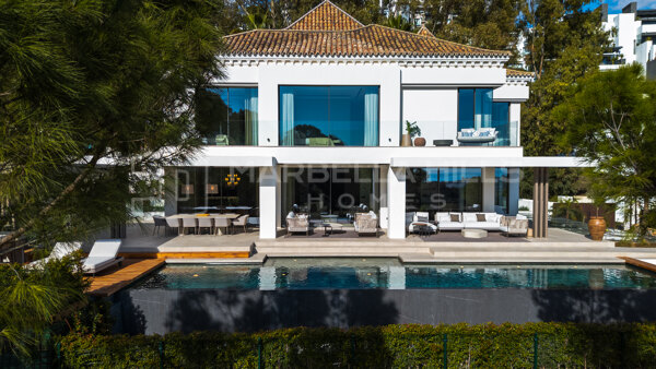 Villa de luxe en première ligne de golf avec vue sur la mer à La Quinta, Benahavís