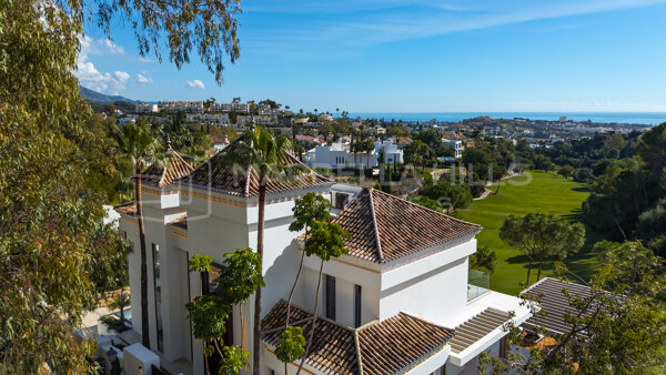 Villa de luxe en première ligne de golf avec vue sur la mer à La Quinta, Benahavís