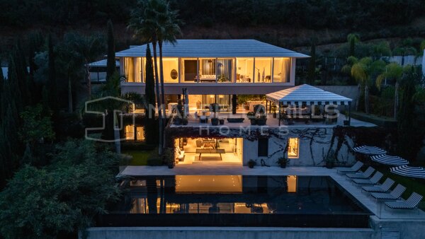 Exceptional Luxury Villa with Panoramic Sea and Mountain Views in La Mairena, Ojén