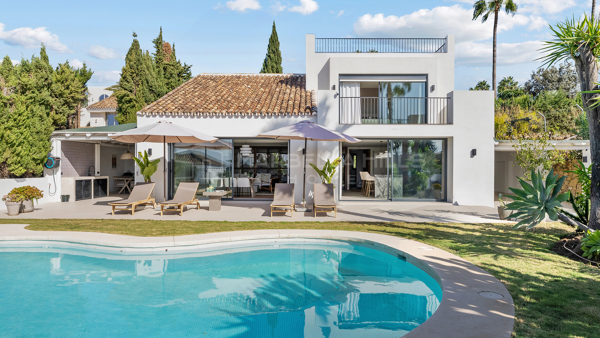 Villa Moderne de Style Scandinave avec Vues Panoramiques à Nueva Andalucía, Marbella