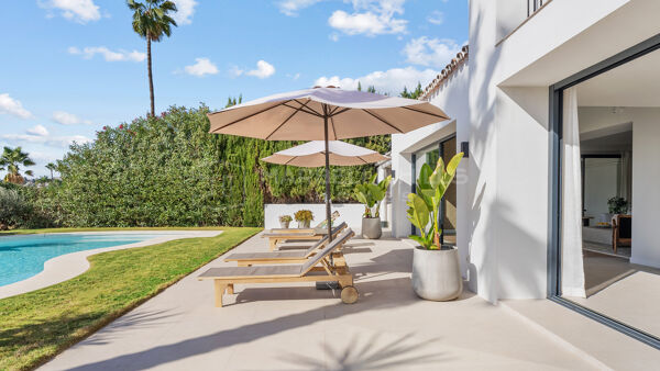 Villa Moderne de Style Scandinave avec Vues Panoramiques à Nueva Andalucía, Marbella