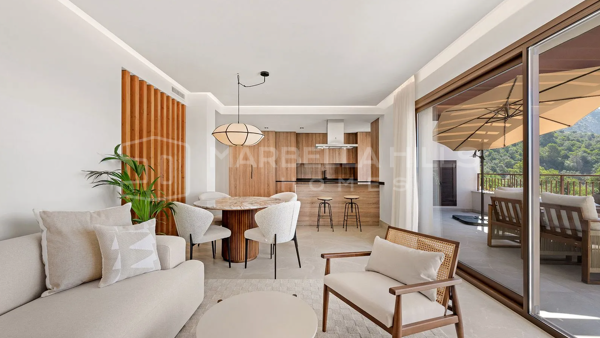 Exklusives Duplex-Penthouse mit Panoramablick auf das Meer in den Hügeln von Istán, nur wenige Minuten von der Golden Mile entfernt
