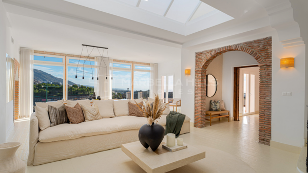 Elegant Andalusian Villa with Panoramic Sea and Mountain Views in El Madroñal, Benahavís