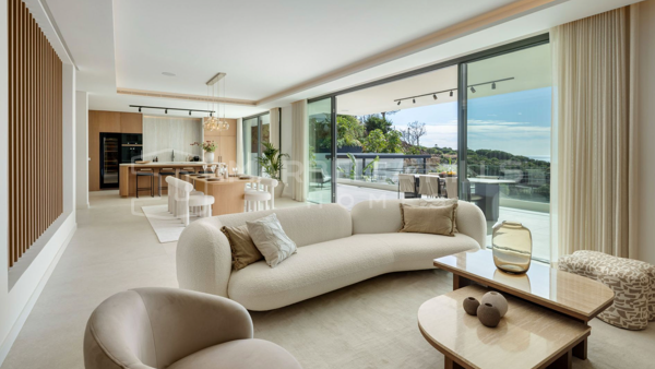 Villa de lujo con vistas al mar en venta en Elviria Marbella Este – Residencia contemporánea de diseño cerca de las playas de Marbella