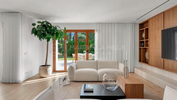 Luxury Four-Bedroom Duplex in Alcores del Golf, Nueva Andalucia - Modern Mediterranean Living