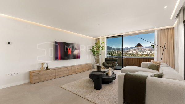 Penthouse rénové de deux chambres avec vue mer et La Concha à Jardines de Andalucía, Nueva Andalucía