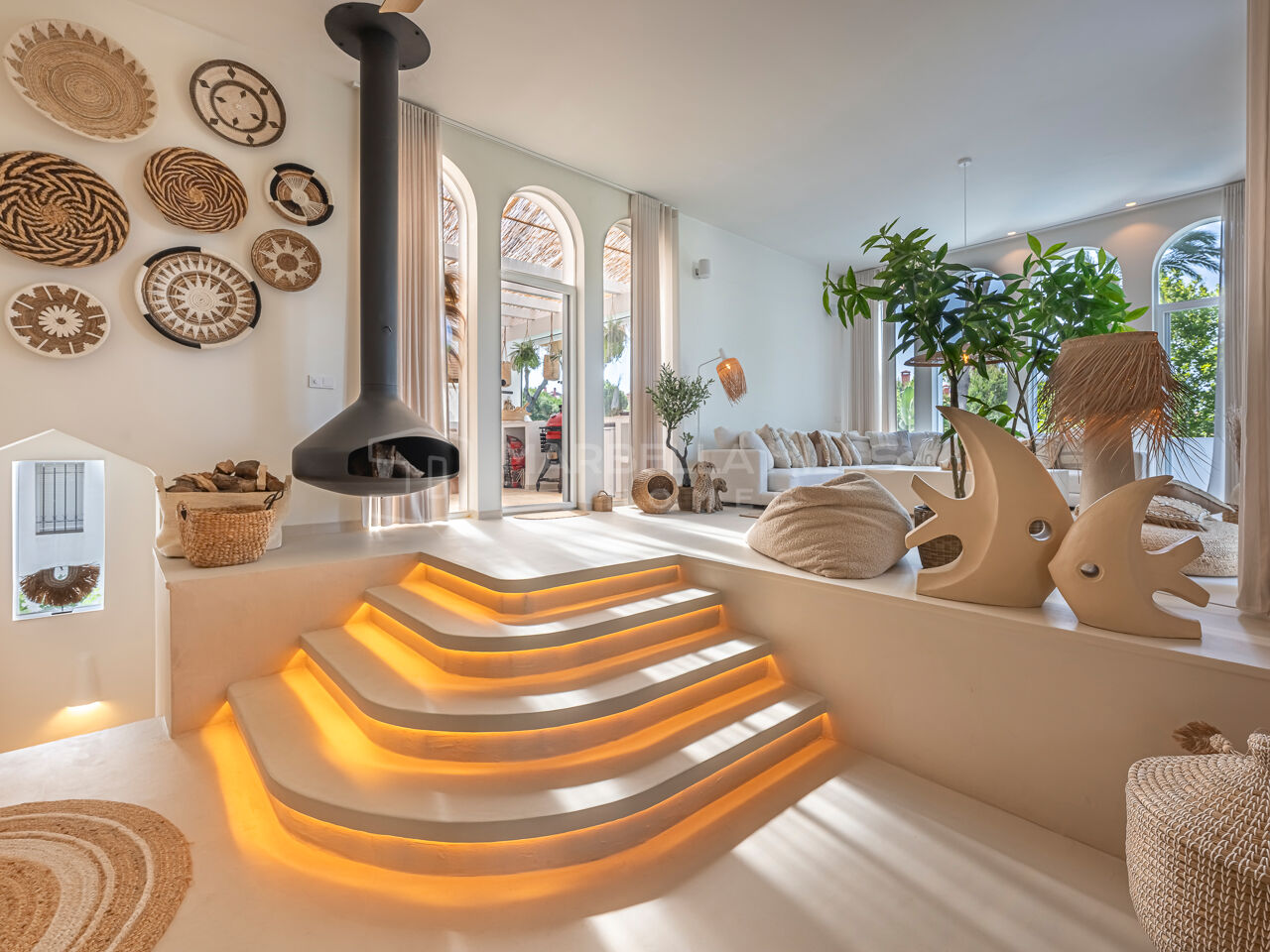 Exclusiva villa renovada de 4 dormitorios en Atalaya de Río Verde