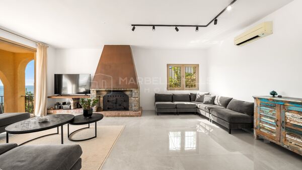 Villa andalouse contemporaine avec vue panoramique sur la mer à Buenas Noches, Estepona