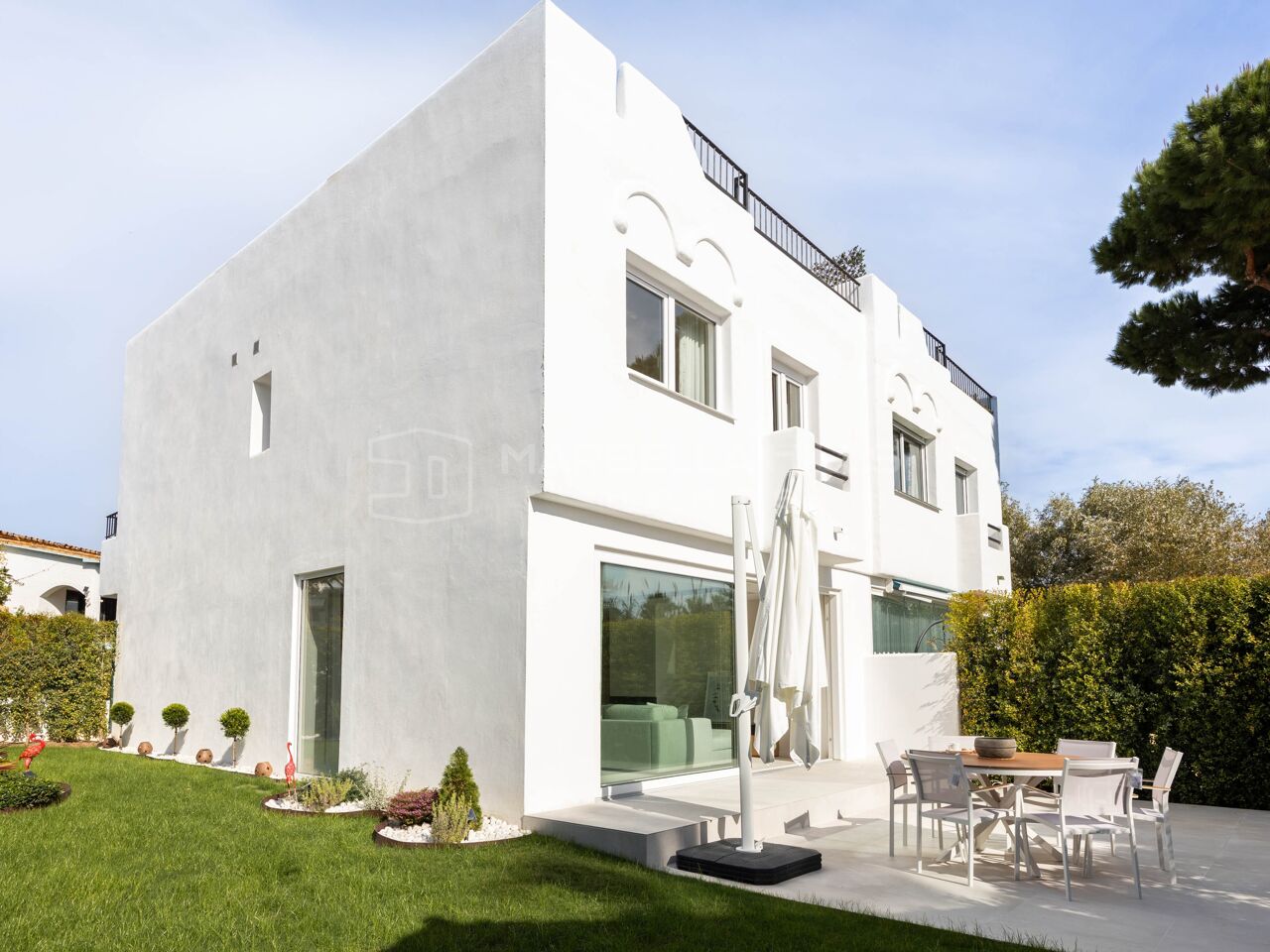 Renovated Beachside Townhouse on the New Golden Mile - Modern Coastal Living