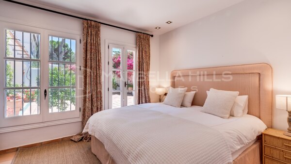 Appartement de plain-pied rénové avec piscine privée à La Zagaleta, Benahavís